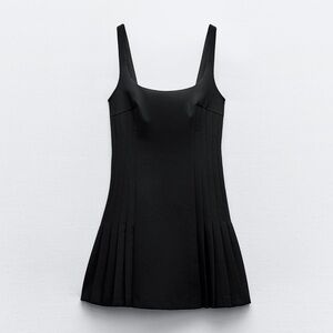 Zara short pleated dress size M, NWT sold out in stores.